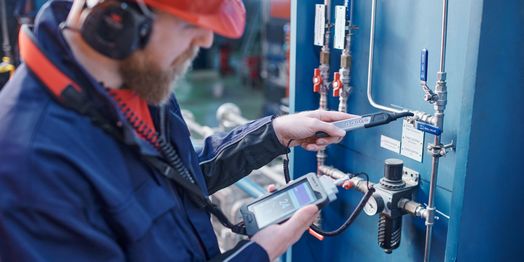 Ultrasonic leak detection with SONAPHONE and BS10 sensor 