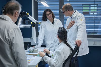 CCO Manuela Münch informs about electronics manufacturing at SONOTEC