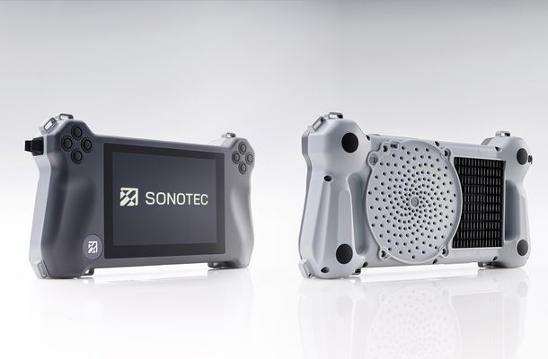 SONASCREEN Handheld-Device with a large display and 176 microphone beamforming array